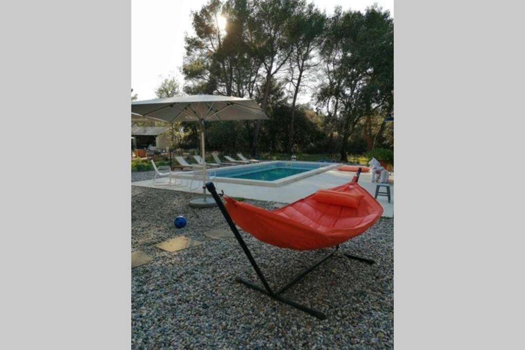 Gite Dans Les Pins Avec Piscine Villa Mazan Buitenkant foto